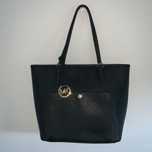 AUTHENTIC Michael Kors large tote w/ gold hardware